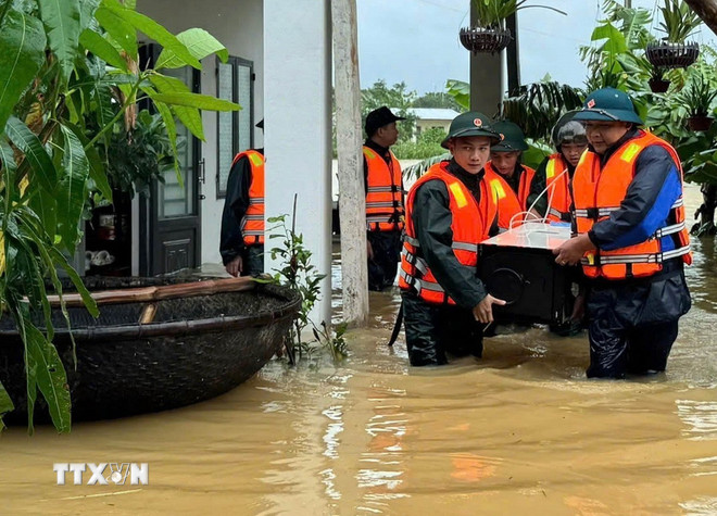 Thủ tướng: Khắc phục nhanh hậu quả mưa lũ ở Trung Bộ, sớm ổn định đời sống- Ảnh 1. Thủ tướng: Khắc phục nhanh hậu quả mưa lũ ở Trung Bộ, sớm ổn định đời sống- Ảnh 1.