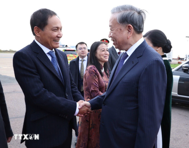 Tổng Bí thư kết thúc tốt đẹp chuyến thăm chính thức Liên hiệp Vương quốc Anh và Bắc Ireland- Ảnh 1. Tổng Bí thư kết thúc tốt đẹp chuyến thăm chính thức Liên hiệp Vương quốc Anh và Bắc Ireland- Ảnh 1.