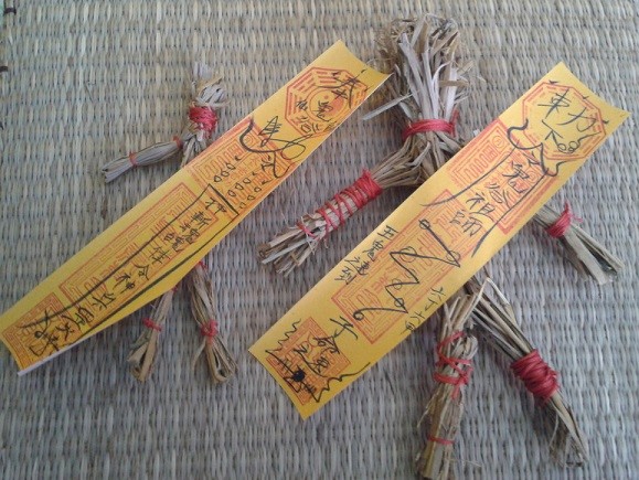 Bí mật sau những lá “bùa yêu” ở Khánh Hòa- Ảnh 1. Bí mật sau những lá “bùa yêu” ở Khánh Hòa- Ảnh 1.