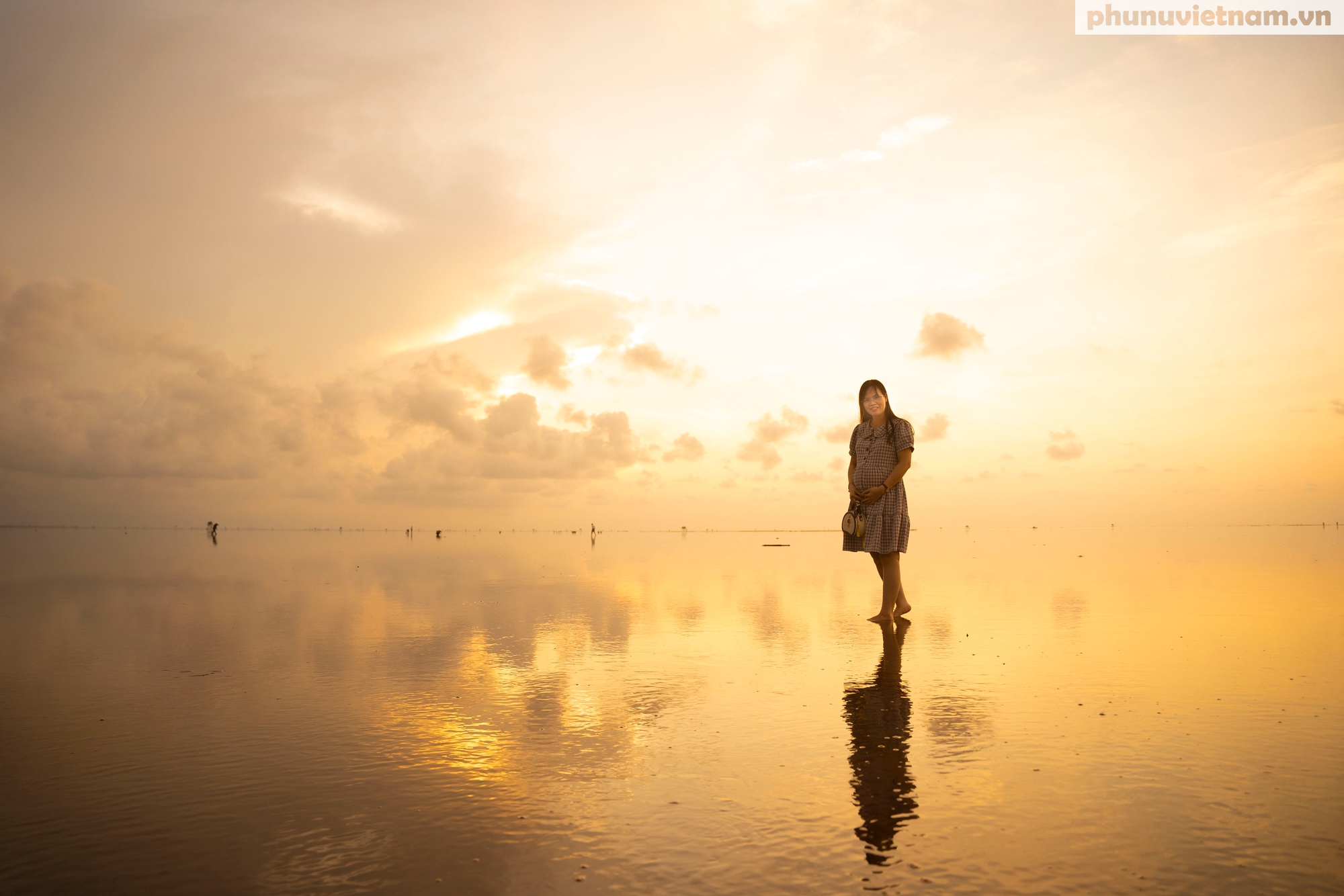 Choáng ngợp trước vẻ đẹp huyền ảo của bãi biển vô cực đẹp nhất miền Bắc ở Hưng Yên- Ảnh 8.