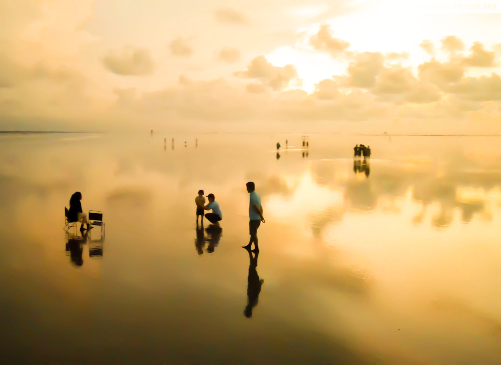 Choáng ngợp trước vẻ đẹp huyền ảo của bãi biển vô cực đẹp nhất miền Bắc ở Hưng Yên- Ảnh 10.