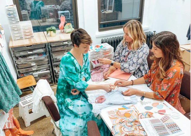 Từ đam mê vải vóc, mẹ bỉm sáng lập thương hiệu thời trang trẻ em cao cấp- Ảnh 2. Từ đam mê vải vóc, mẹ bỉm sáng lập thương hiệu thời trang trẻ em cao cấp- Ảnh 2.