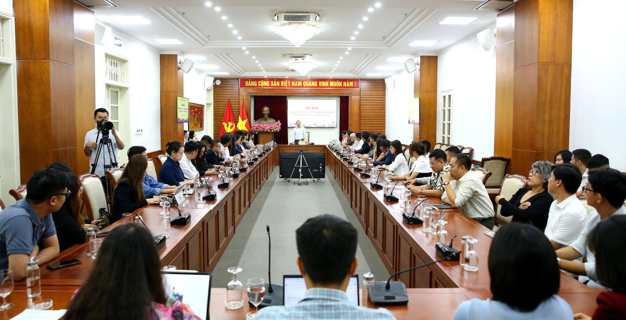 Định danh truyền thông xã hội trong hệ sinh thái thông tin quốc gia- Ảnh 15. Định danh truyền thông xã hội trong hệ sinh thái thông tin quốc gia- Ảnh 15.