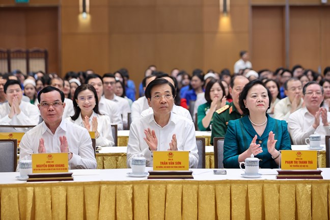 "Toàn dân đồng lòng, thi đua hành động - hướng tới Đại hội thành công, bầu cử thắng lợi"- Ảnh 1. "Toàn dân đồng lòng, thi đua hành động - hướng tới Đại hội thành công, bầu cử thắng lợi"- Ảnh 1.