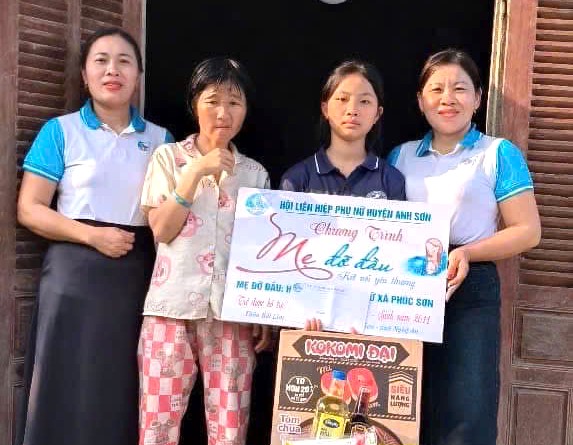 Trung thu ấm áp từ tấm lòng sẻ chia của cán bộ Hội- Ảnh 1.