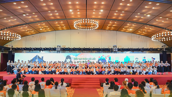 Khi cha mẹ học cách yêu chính mình để con được lớn lên trong bình an- Ảnh 2.