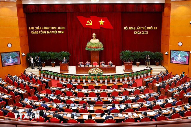 Biểu quyết giới thiệu nhân sự Ban chấp hành Trung ương khóa XIV- Ảnh 1.
