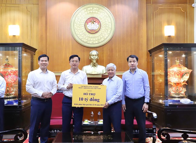 Hơn 752 tỷ đồng ủng hộ đồng bào khắc phục hậu quả do cơn bão số 10 gây ra- Ảnh 1.