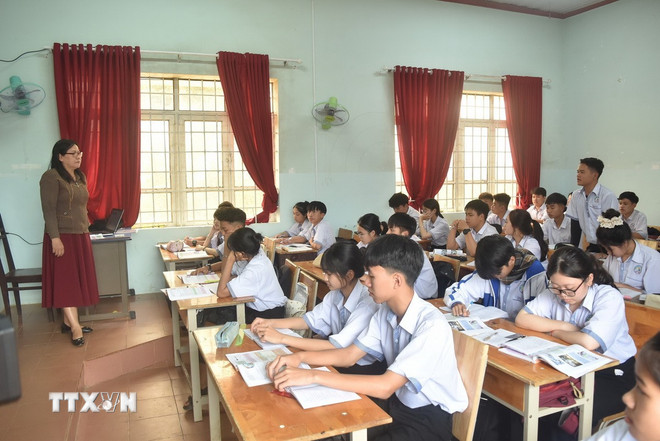 Bổ sung quy định mới với hành vi xúc phạm, xâm phạm danh dự, thân thể nhà giáo- Ảnh 1.