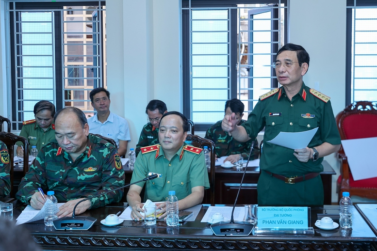 Thủ tướng chỉ đạo 9 nhiệm vụ cấp bách tại Thái Nguyên và xây dựng đường, đê kiên cố hai bên sông Cầu- Ảnh 2.