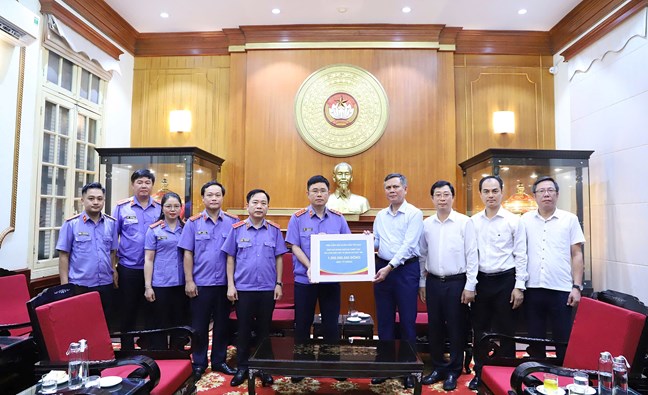 Thông tin gia đình nhận phân bổ hỗ trợ sẽ được niêm yết tại trụ sở thôn để nhân dân cùng giám sát- Ảnh 4.