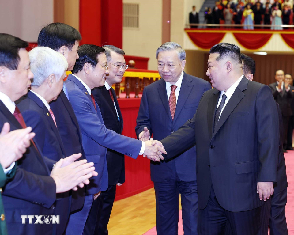 Lễ đón trọng thể Tổng Bí thư Tô Lâm thăm cấp Nhà nước tới Cộng hòa Dân chủ Nhân dân Triều Tiên- Ảnh 9. Lễ đón trọng thể Tổng Bí thư Tô Lâm thăm cấp Nhà nước tới Cộng hòa Dân chủ Nhân dân Triều Tiên- Ảnh 9.