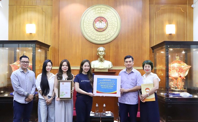 Góp thêm nguồn lực hỗ trợ đồng bào các tỉnh sớm tái thiết cuộc sống khi bão lũ đi qua- Ảnh 8. Góp thêm nguồn lực hỗ trợ đồng bào các tỉnh sớm tái thiết cuộc sống khi bão lũ đi qua- Ảnh 8.