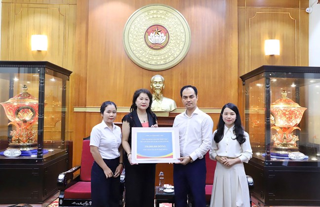 Góp thêm nguồn lực hỗ trợ đồng bào các tỉnh sớm tái thiết cuộc sống khi bão lũ đi qua- Ảnh 10. Góp thêm nguồn lực hỗ trợ đồng bào các tỉnh sớm tái thiết cuộc sống khi bão lũ đi qua- Ảnh 10.