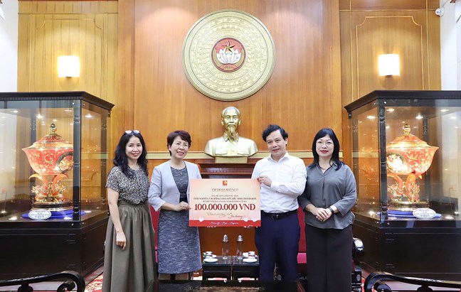 Góp thêm nguồn lực hỗ trợ đồng bào các tỉnh sớm tái thiết cuộc sống khi bão lũ đi qua- Ảnh 11. Góp thêm nguồn lực hỗ trợ đồng bào các tỉnh sớm tái thiết cuộc sống khi bão lũ đi qua- Ảnh 11.