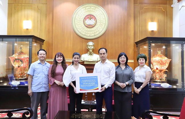 Góp thêm nguồn lực hỗ trợ đồng bào các tỉnh sớm tái thiết cuộc sống khi bão lũ đi qua- Ảnh 12. Góp thêm nguồn lực hỗ trợ đồng bào các tỉnh sớm tái thiết cuộc sống khi bão lũ đi qua- Ảnh 12.