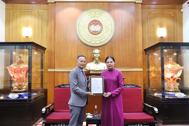 Góp thêm nguồn lực hỗ trợ đồng bào các tỉnh sớm tái thiết cuộc sống khi bão lũ đi qua- Ảnh 1. Góp thêm nguồn lực hỗ trợ đồng bào các tỉnh sớm tái thiết cuộc sống khi bão lũ đi qua- Ảnh 1.