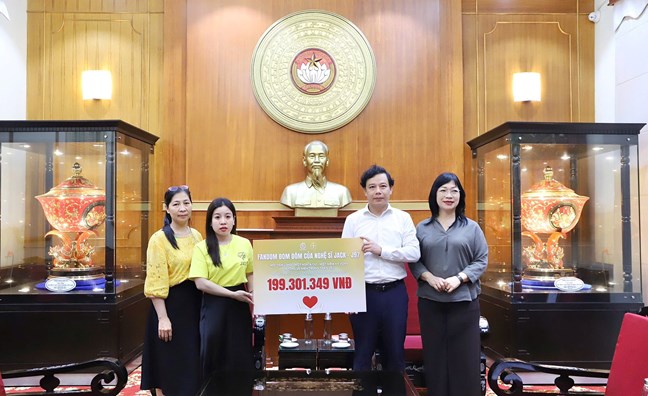 Góp thêm nguồn lực hỗ trợ đồng bào các tỉnh sớm tái thiết cuộc sống khi bão lũ đi qua- Ảnh 16. Góp thêm nguồn lực hỗ trợ đồng bào các tỉnh sớm tái thiết cuộc sống khi bão lũ đi qua- Ảnh 16.