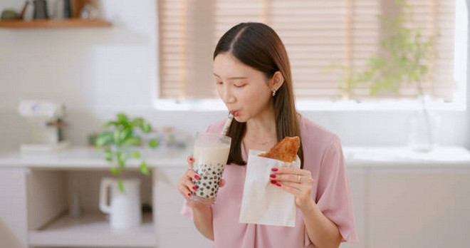 7 loại thực phẩm âm thầm làm suy yếu hệ miễn dịch của bạn- Ảnh 5. 7 loại thực phẩm âm thầm làm suy yếu hệ miễn dịch của bạn- Ảnh 5.