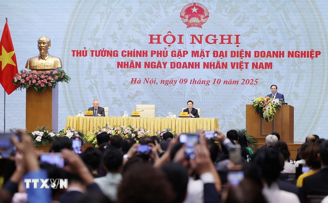 Thủ tướng đề nghị doanh nghiệp, doanh nhân Việt Nam thực hiện "3 tiên phong"- Ảnh 1. Thủ tướng đề nghị doanh nghiệp, doanh nhân Việt Nam thực hiện "3 tiên phong"- Ảnh 1.