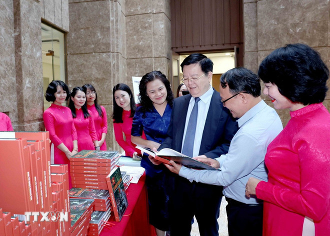 Kỷ niệm các ngày lễ lớn đảm bảo quy mô, tầm mức, hướng đến nhân dân- Ảnh 3. Kỷ niệm các ngày lễ lớn đảm bảo quy mô, tầm mức, hướng đến nhân dân- Ảnh 3.