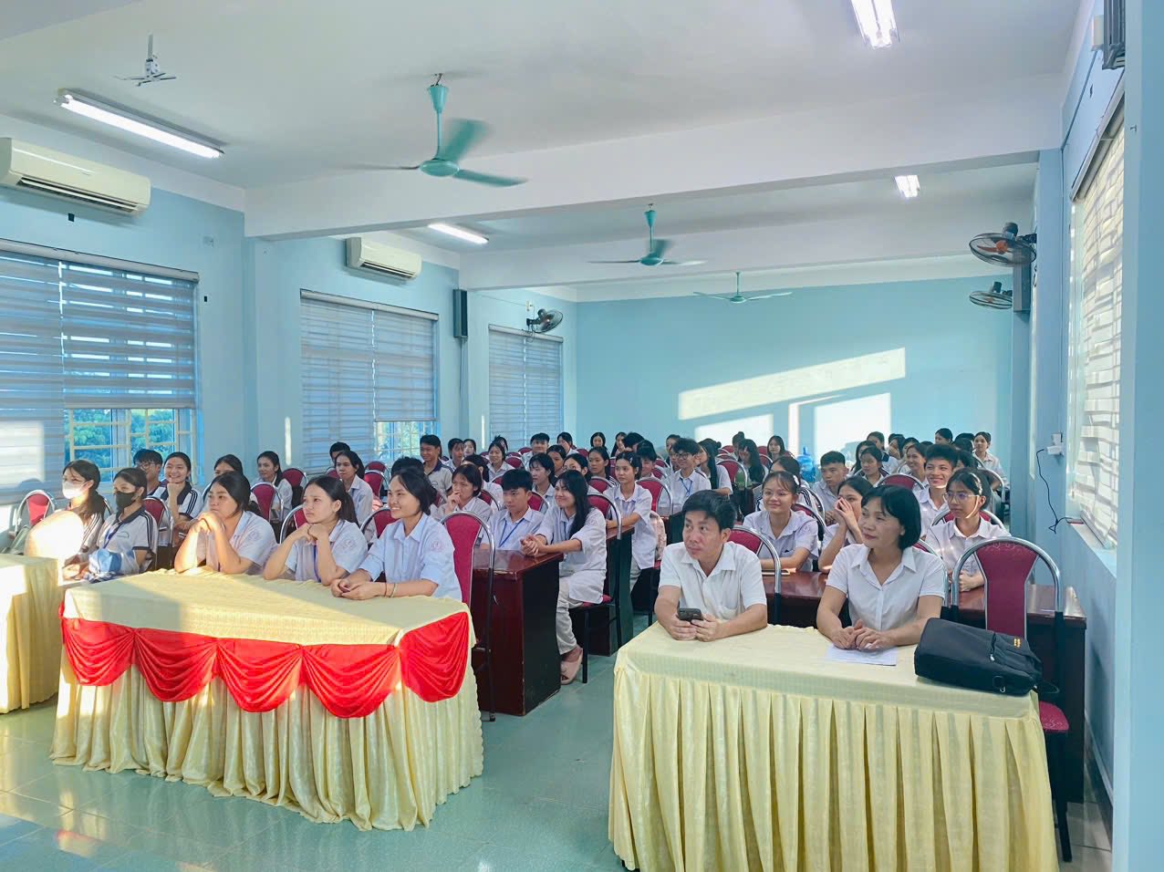 Trường THPT Điềm Thụy tích cực triển khai công tác phòng, chống tác hại thuốc lá học đường- Ảnh 2. Trường THPT Điềm Thụy tích cực triển khai công tác phòng, chống tác hại thuốc lá học đường- Ảnh 2.