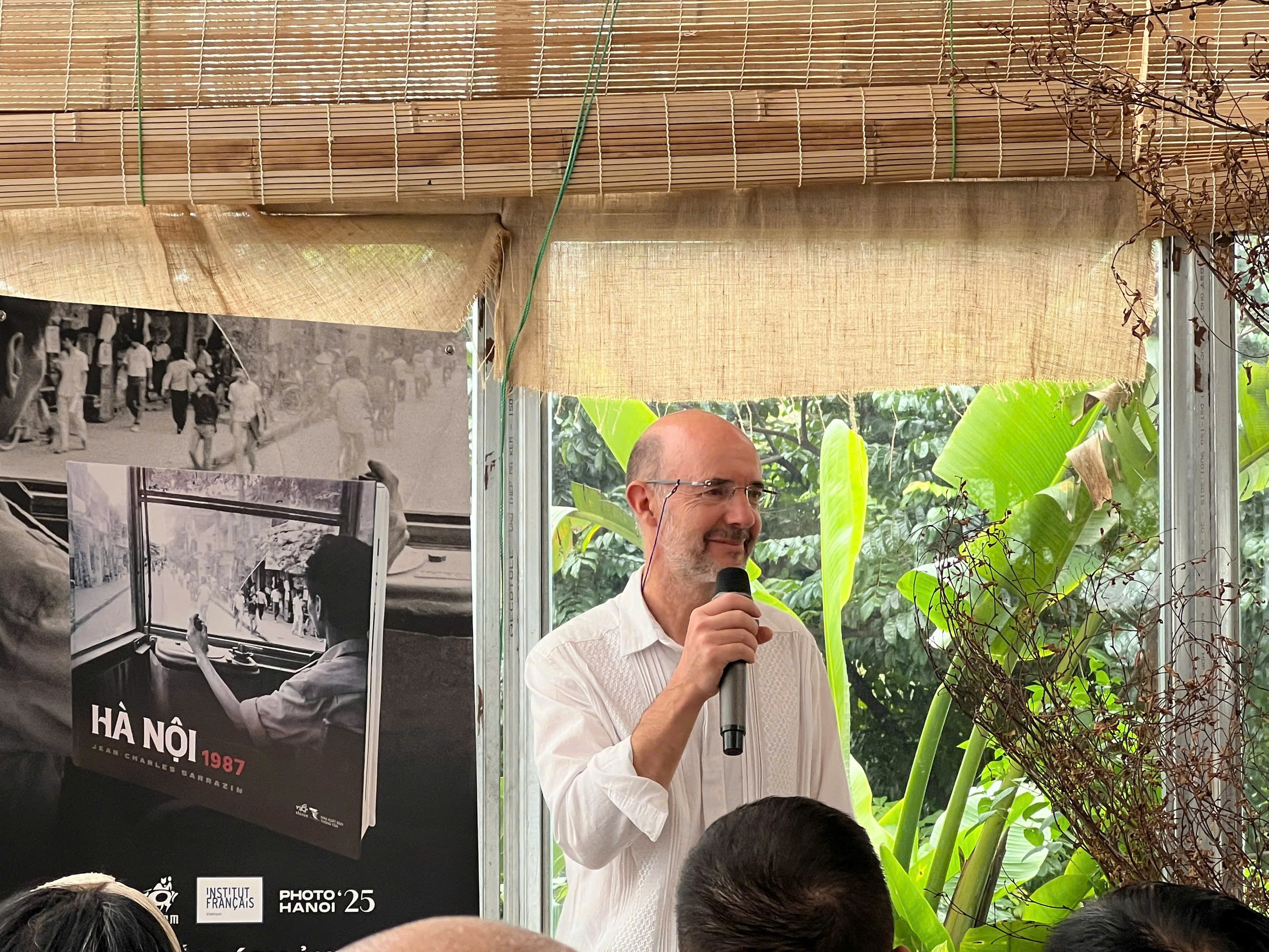 Hà Nội gần 40 năm trước qua ống kính của nghệ sĩ người Pháp- Ảnh 1.