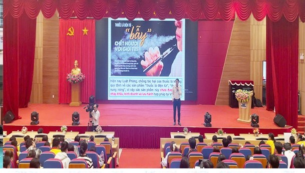 Vĩnh Long: Truyền thông chuyên đề "Phòng, chống tác hại thuốc lá học đường"- Ảnh 2.