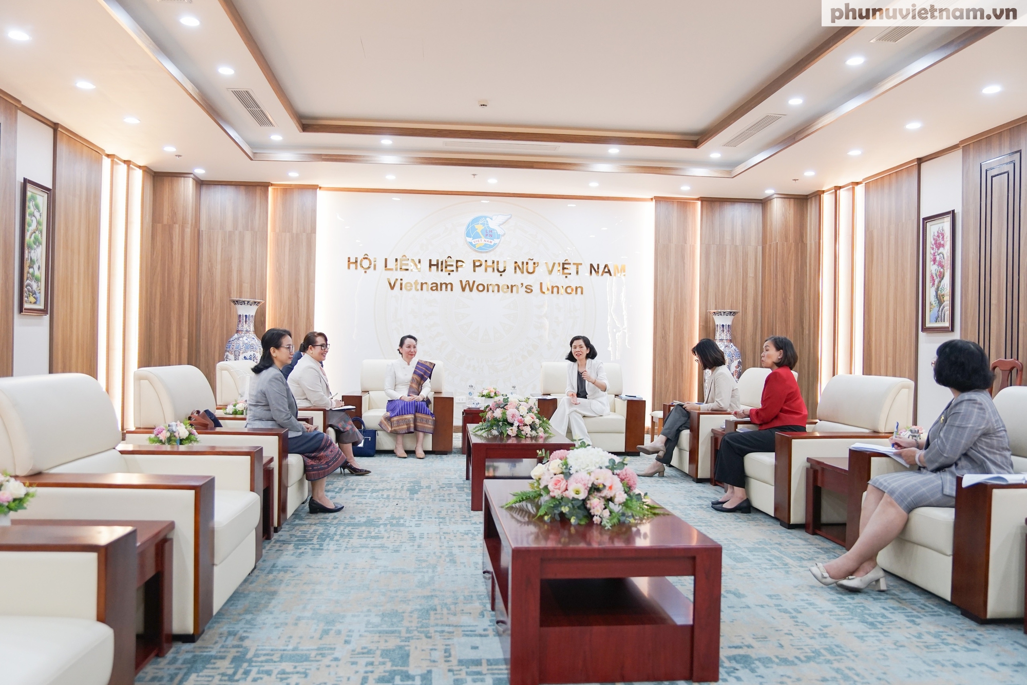 Phó Chủ tịch Hội LHPN Việt Nam tiếp đoàn Hội LHPN Lào- Ảnh 1.