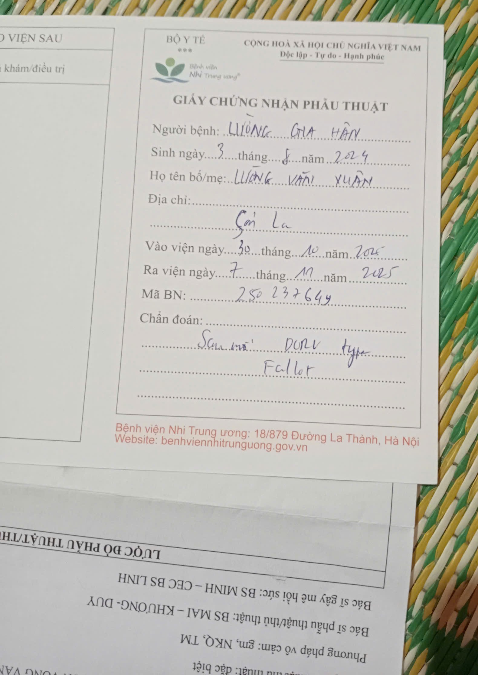 Gia cảnh thương tâm của bé gái mắc bệnh tim bẩm sinh ở Sơn La- Ảnh 2.