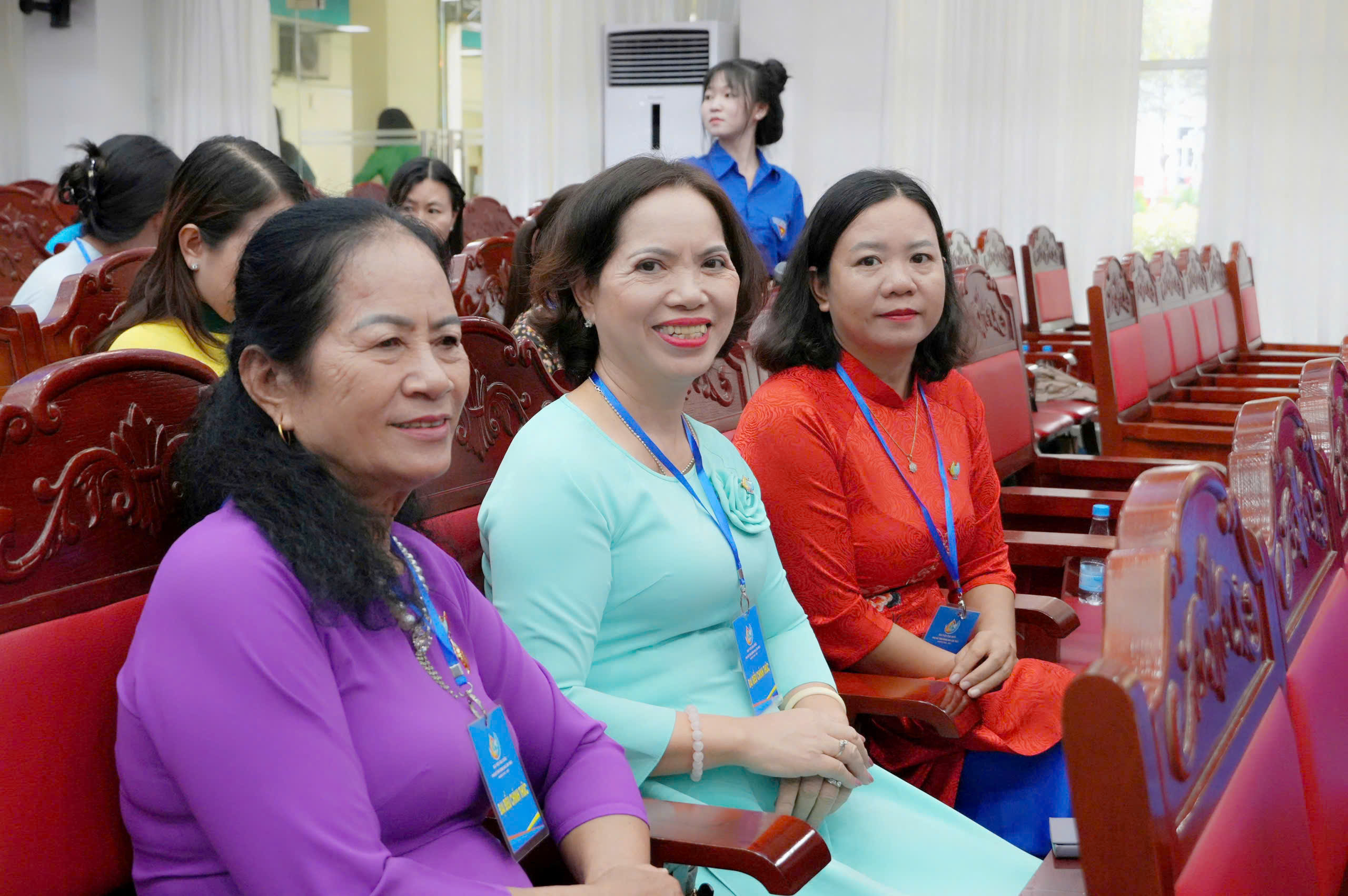 Hơn 300 đại biểu dự Đại hội phụ nữ tỉnh Đồng Nai lần thứ I, nhiệm kỳ 2025-2030 - Ảnh 2.