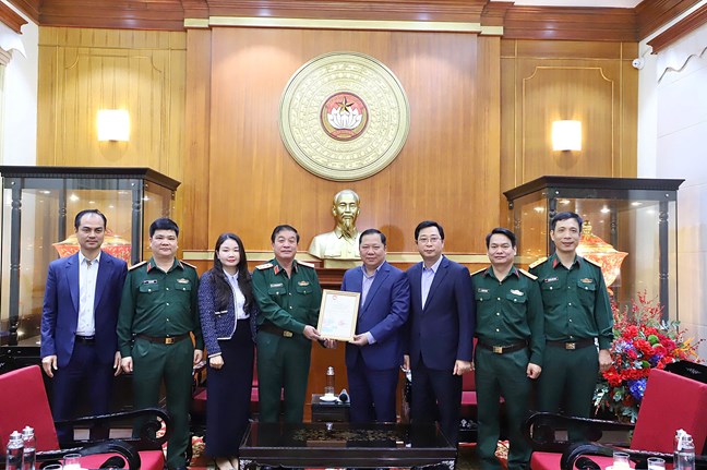 Quân ủy Trung ương, Bộ Quốc phòng ủng hộ Quỹ "Vì người nghèo" Trung ương số tiền 1 tỷ đồng- Ảnh 1.