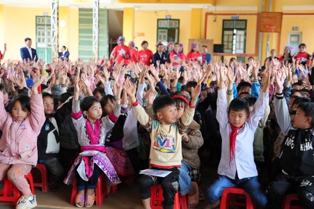PRU Tình nguyện 2025 hỗ trợ khoảng 1.000 học sinh, giáo viên vùng cao Lào Cai- Ảnh 3. PRU Tình nguyện 2025 hỗ trợ khoảng 1.000 học sinh, giáo viên vùng cao Lào Cai- Ảnh 3.