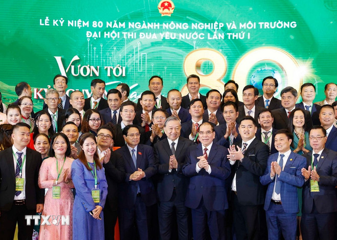 "Ngành Nông nghiệp và Môi trường đã trở thành nhân tố quan trọng trong kỷ nguyên phát triển mới"- Ảnh 2. "Ngành Nông nghiệp và Môi trường đã trở thành nhân tố quan trọng trong kỷ nguyên phát triển mới"- Ảnh 2.