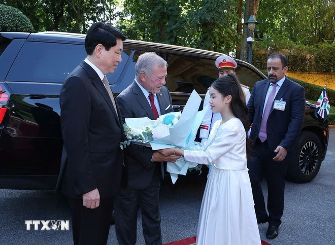 Chủ tịch nước Lương Cường chủ trì lễ đón chính thức Quốc vương Jordan- Ảnh 1.