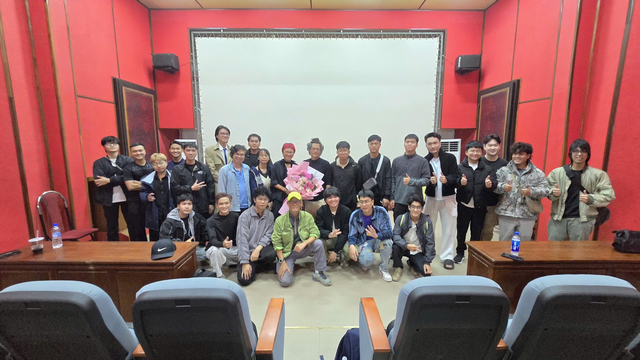 NSƯT K' Linh truyền cảm hứng làm nghề cho người trẻ- Ảnh 2. NSƯT K' Linh truyền cảm hứng làm nghề cho người trẻ- Ảnh 2.