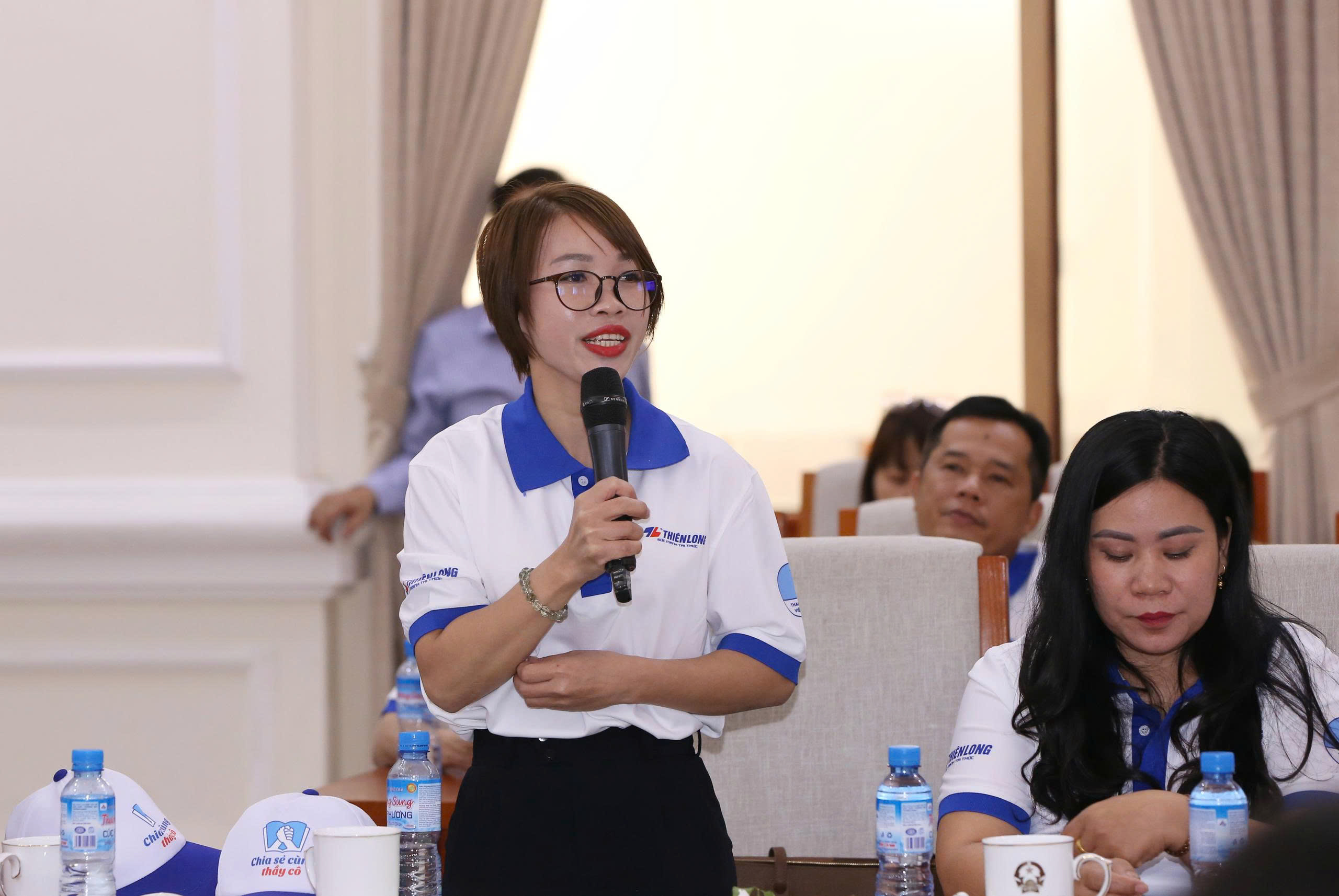 Vinh danh 80 giáo viên tiêu biểu trong chương trình “Chia sẻ cùng thầy cô” 2025- Ảnh 2. Vinh danh 80 giáo viên tiêu biểu trong chương trình “Chia sẻ cùng thầy cô” 2025- Ảnh 2.