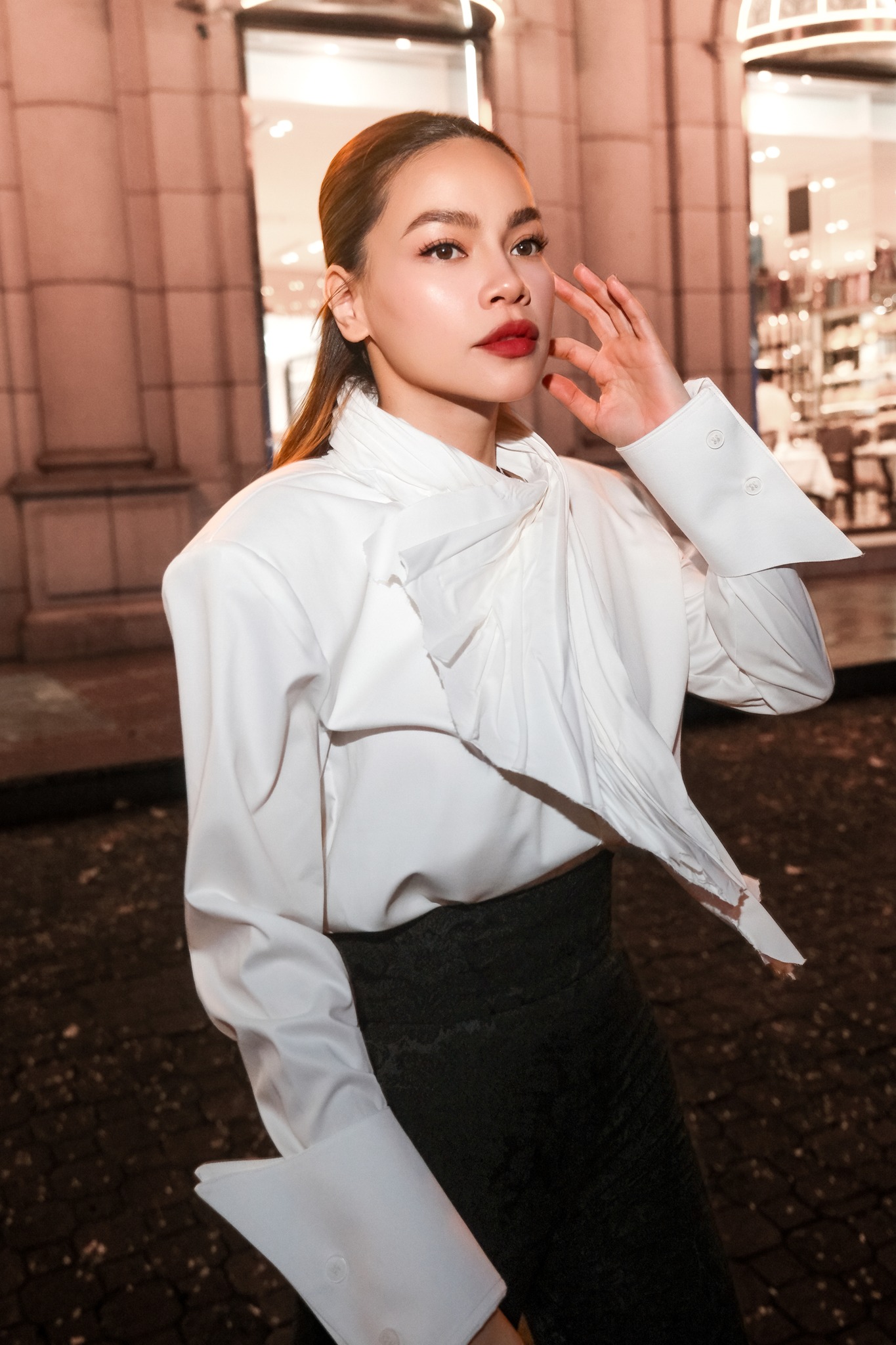 Ca sĩ Hồ Ngọc Hà "kêu cứu"- Ảnh 1. Ca sĩ Hồ Ngọc Hà "kêu cứu"- Ảnh 1.