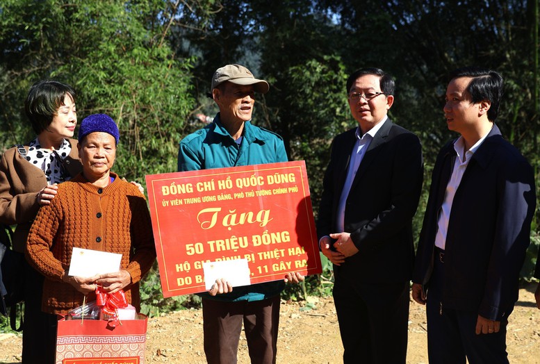 Phó Thủ tướng Hồ Quốc Dũng dự Ngày hội Đại đoàn kết toàn dân tộc tại khu dân cư Nà Cốc, Cao Bằng- Ảnh 6.