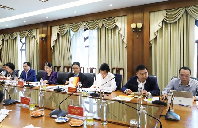 Mỗi cán bộ Mặt trận sẽ là sứ giả văn hóa để giới thiệu những nét đặc sắc của Cố đô Huế đến du khách- Ảnh 2. Mỗi cán bộ Mặt trận sẽ là sứ giả văn hóa để giới thiệu những nét đặc sắc của Cố đô Huế đến du khách- Ảnh 2.