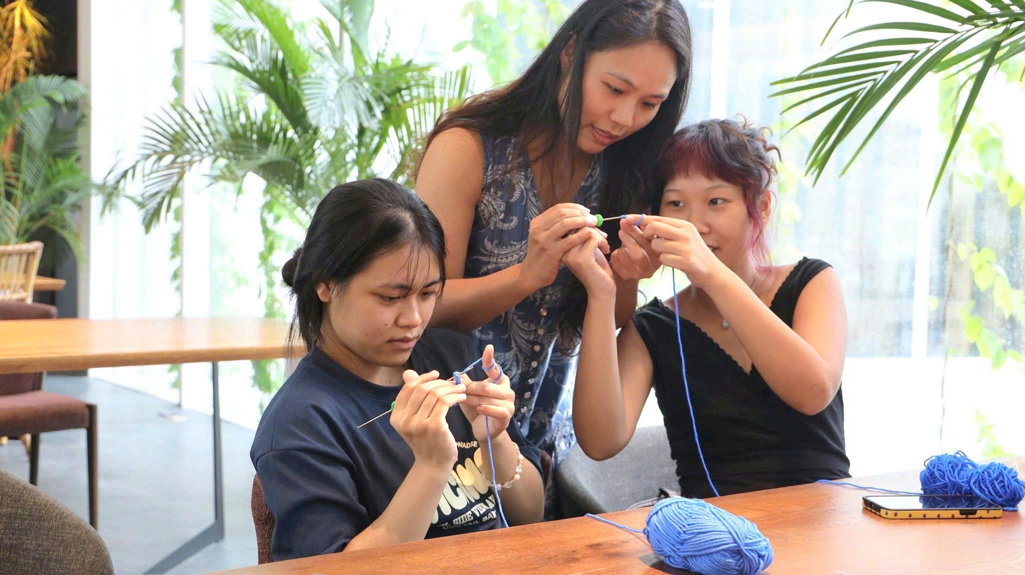 Triển lãm kết nối khát vọng và những ước mơ của người khuyết tật- Ảnh 2. Triển lãm kết nối khát vọng và những ước mơ của người khuyết tật- Ảnh 2.