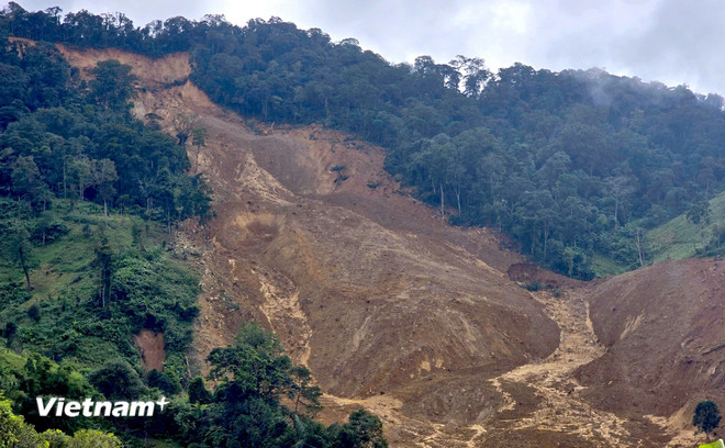 Bộ đội sử dụng UAV tìm kiếm người mất tích ở khu vực sạt lở Đà Nẵng- Ảnh 2.