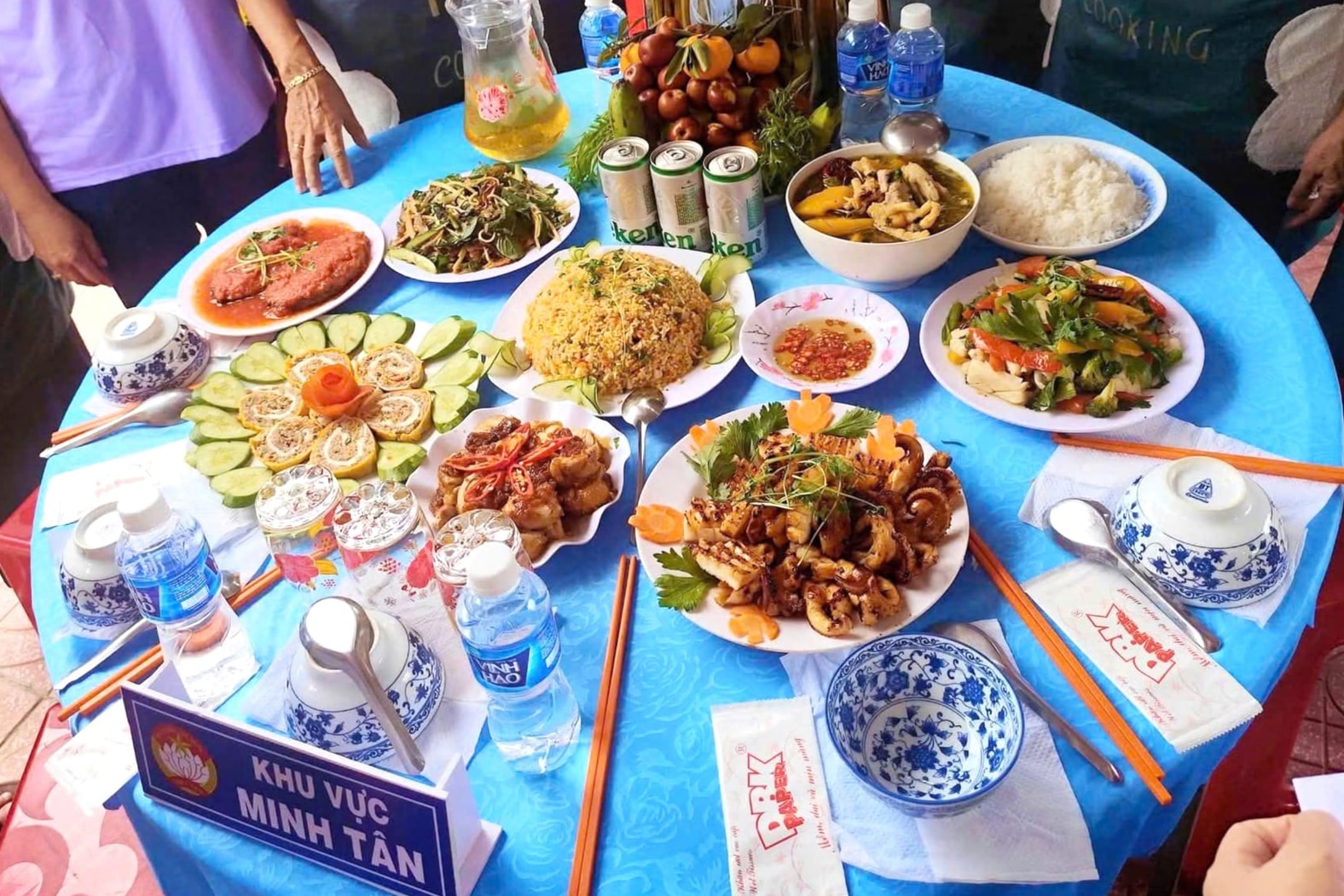 Sôi nổi “Bữa cơm đoàn kết” xã Phan Rí Cửa, tỉnh Lâm Đồng- Ảnh 5. Sôi nổi “Bữa cơm đoàn kết” xã Phan Rí Cửa, tỉnh Lâm Đồng- Ảnh 5.