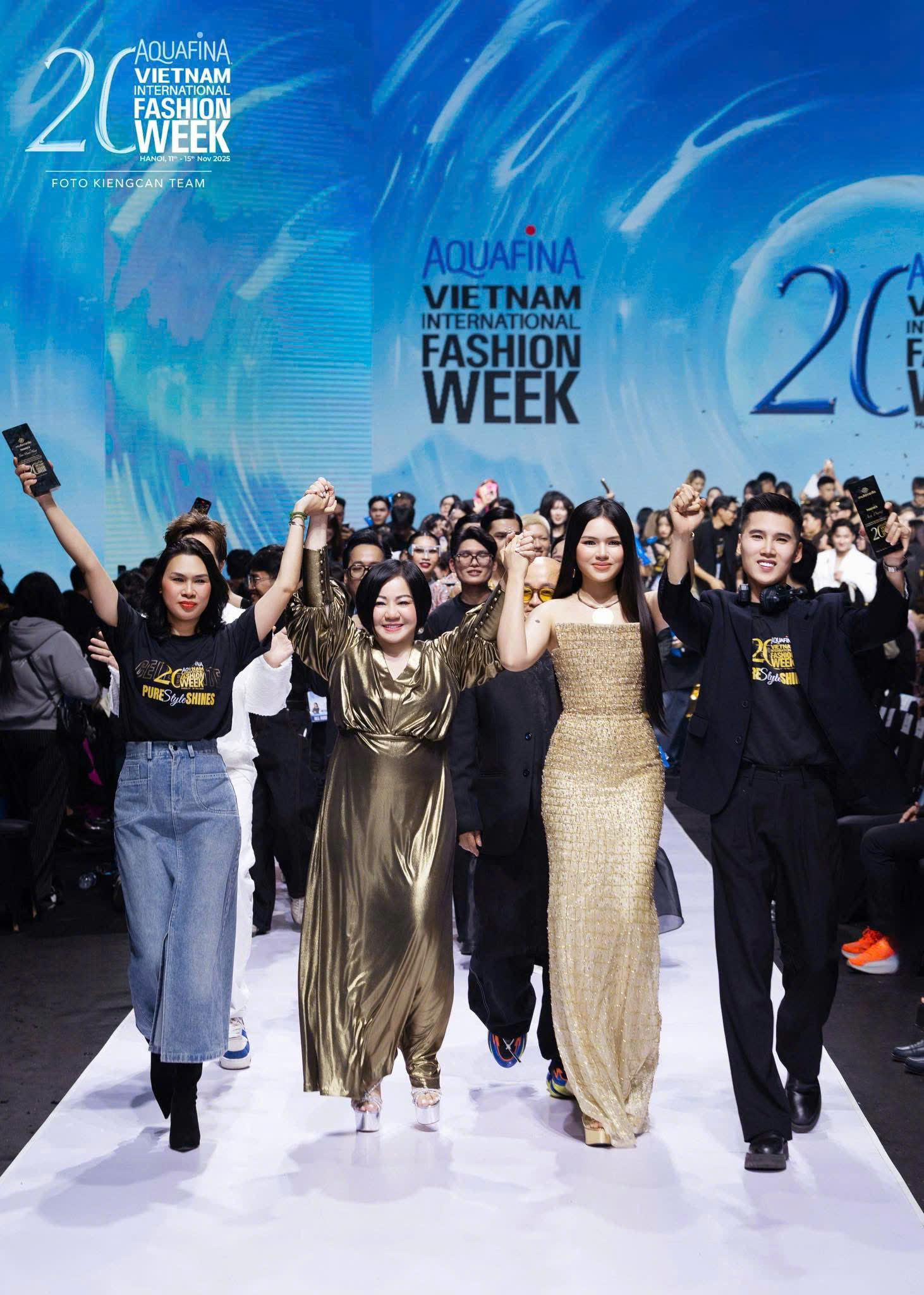Dàn nghệ sĩ Việt lộng lẫy trong bế mạc Tuần lễ Thời trang Quốc tế Việt Nam 2025- Ảnh 5. Dàn nghệ sĩ Việt lộng lẫy trong bế mạc Tuần lễ Thời trang Quốc tế Việt Nam 2025- Ảnh 5.