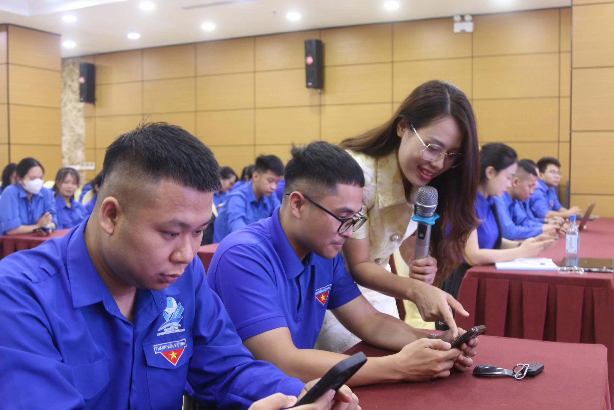 Mặt trận Quảng Ninh phát huy vai trò nòng cốt trong thúc đẩy chuyển đổi số- Ảnh 4. Mặt trận Quảng Ninh phát huy vai trò nòng cốt trong thúc đẩy chuyển đổi số- Ảnh 4.