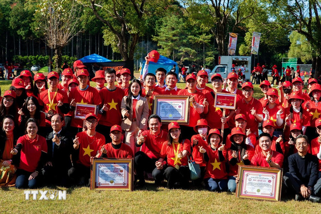 Tưng bừng Ngày hội Đại đoàn kết toàn dân tộc 2025 lần đầu tiên tại Nhật Bản- Ảnh 1.