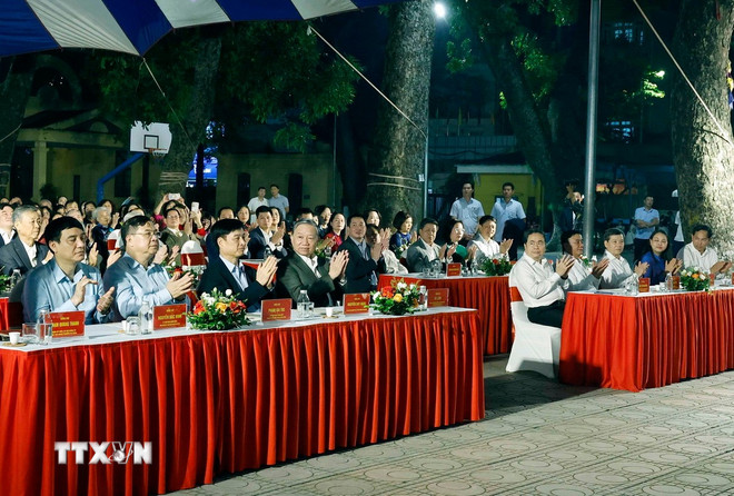 Hà Nội: Tổng Bí thư Tô Lâm dự Ngày hội Đại đoàn kết dân tộc phường Ba Đình- Ảnh 1.