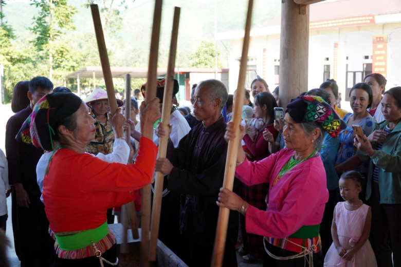 Tết Cơm mới - Nét đẹp văn hóa của người Mường ở Khả Cửu- Ảnh 9. Tết Cơm mới - Nét đẹp văn hóa của người Mường ở Khả Cửu- Ảnh 9.