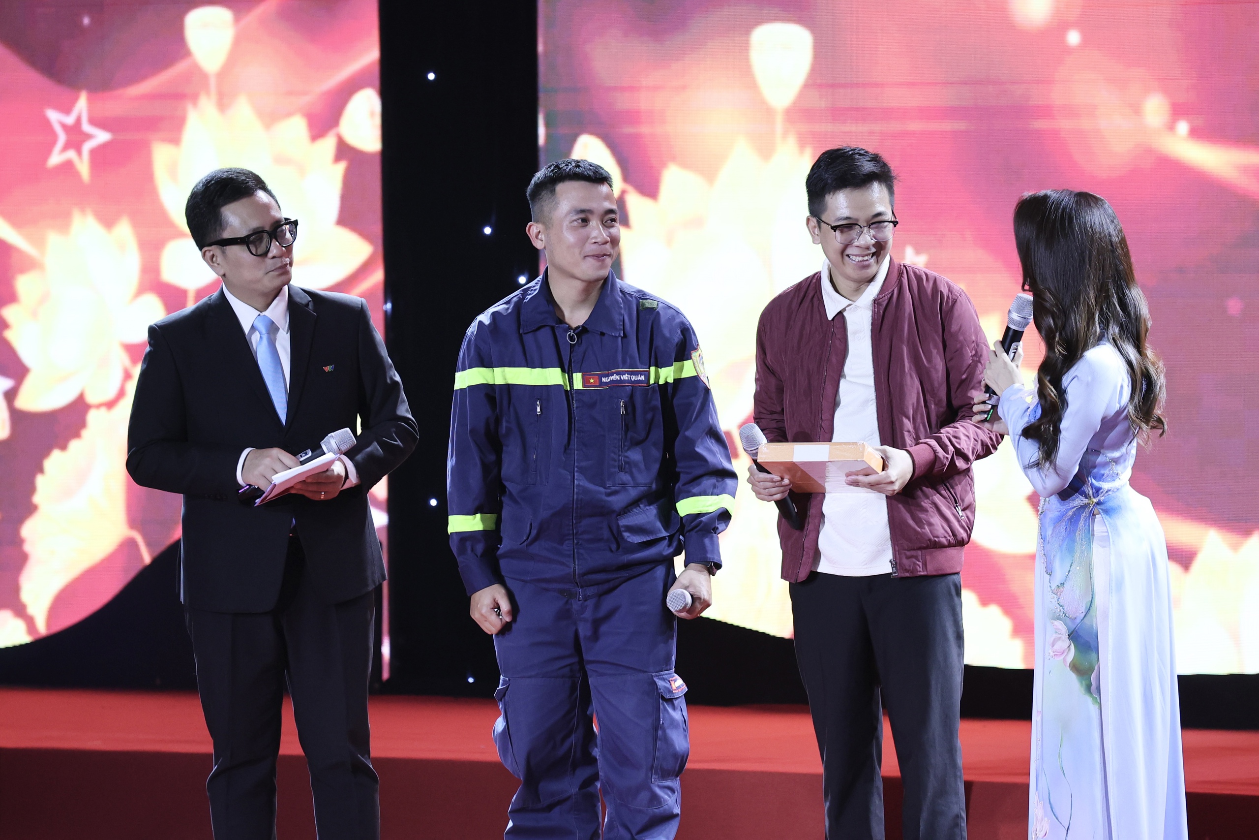 Giao lưu các điển hình tiêu biểu trong học tập và làm theo tư tưởng, đạo đức, phong cách Hồ Chí Minh khu vực phía Bắc năm 2025- Ảnh 10. Giao lưu các điển hình tiêu biểu trong học tập và làm theo tư tưởng, đạo đức, phong cách Hồ Chí Minh khu vực phía Bắc năm 2025- Ảnh 10.