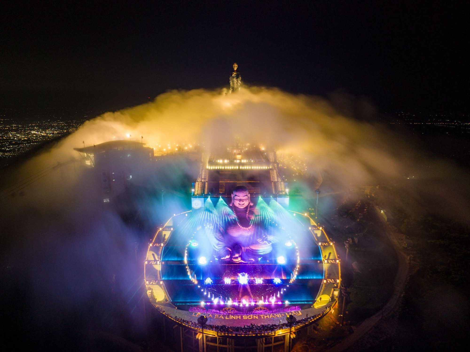 Khu du lịch núi Bà Đen ưu đãi và tặng quà đặc biệt cho giáo viên trong tháng 11- Ảnh 3. Khu du lịch núi Bà Đen ưu đãi và tặng quà đặc biệt cho giáo viên trong tháng 11- Ảnh 3.